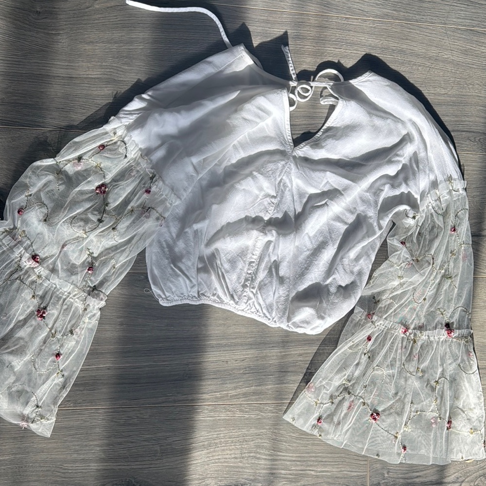 Chic White Blouse with Floral Mesh Sleeves
